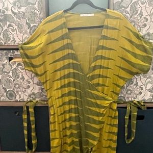 MANAOLA - never worn